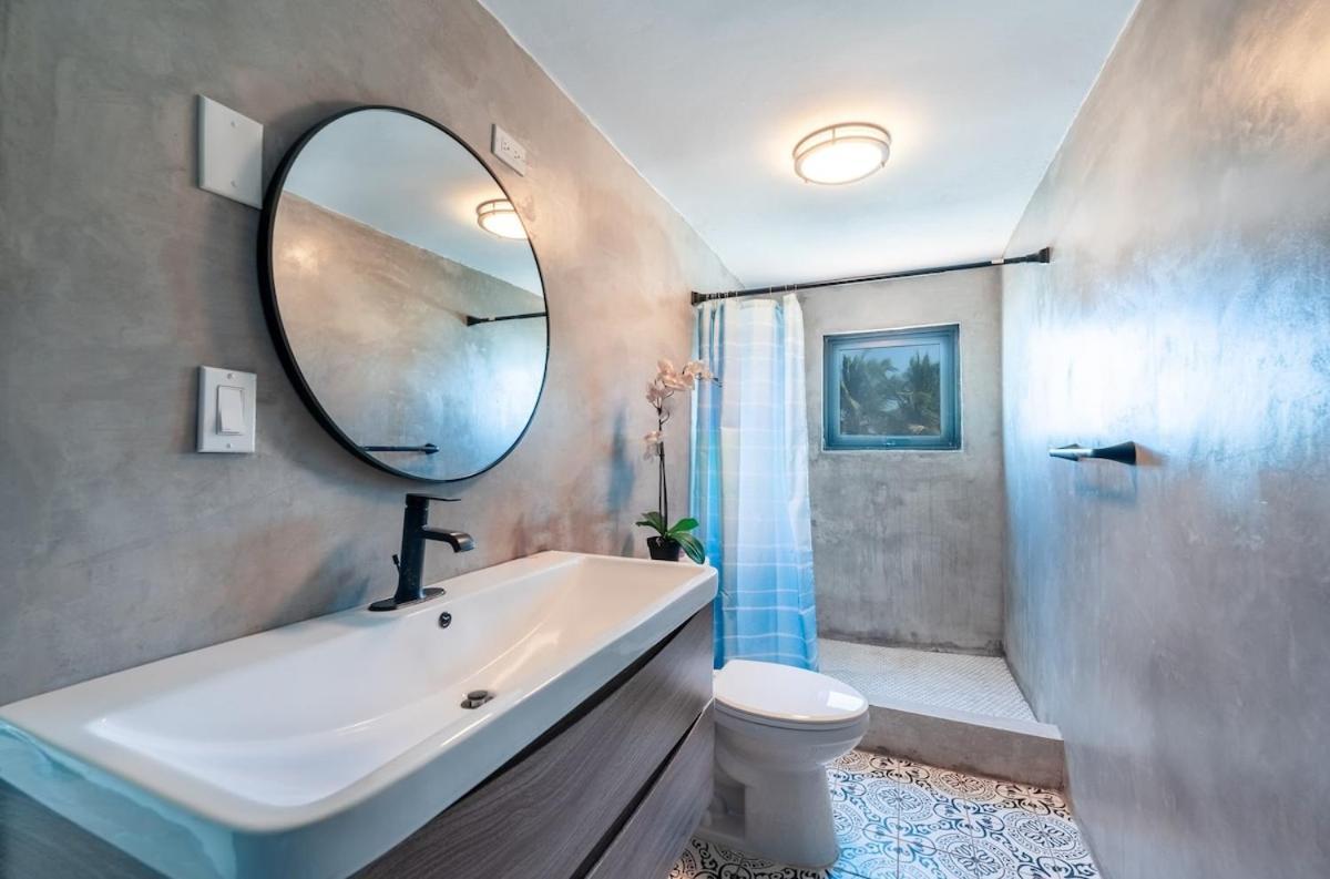 4 Bedroom Kikita Beach Villa Oceanfront W Pool Dorado Eksteriør bilde