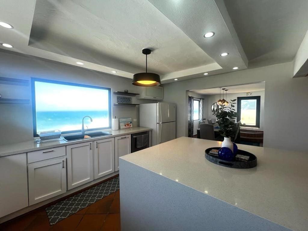 4 Bedroom Kikita Beach Villa Oceanfront W Pool Dorado Eksteriør bilde