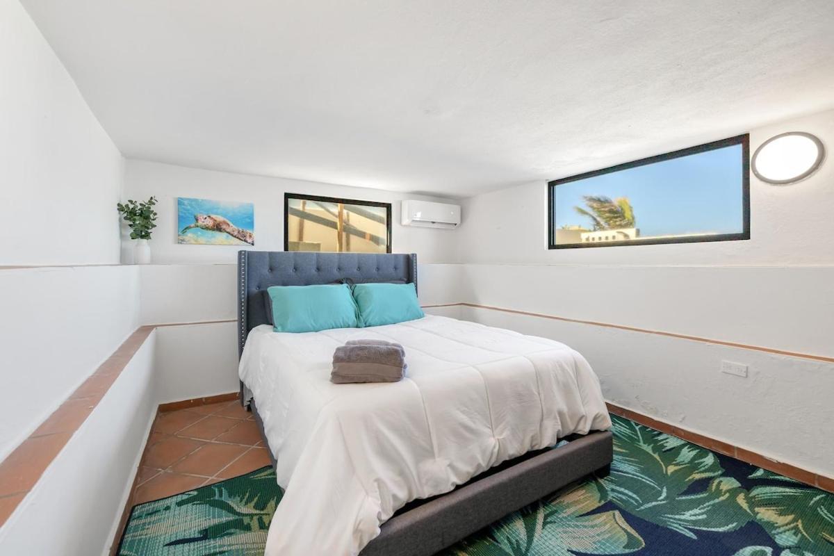 4 Bedroom Kikita Beach Villa Oceanfront W Pool Dorado Eksteriør bilde