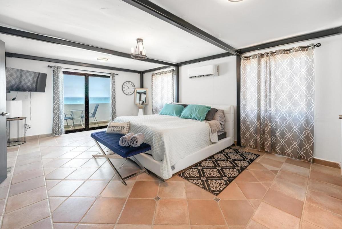 4 Bedroom Kikita Beach Villa Oceanfront W Pool Dorado Eksteriør bilde