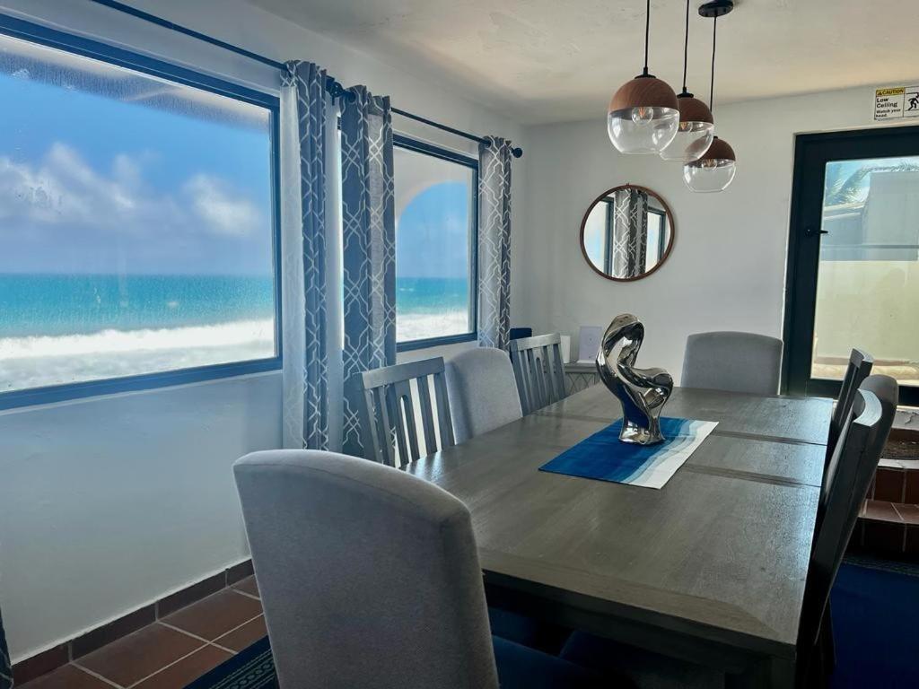 4 Bedroom Kikita Beach Villa Oceanfront W Pool Dorado Eksteriør bilde